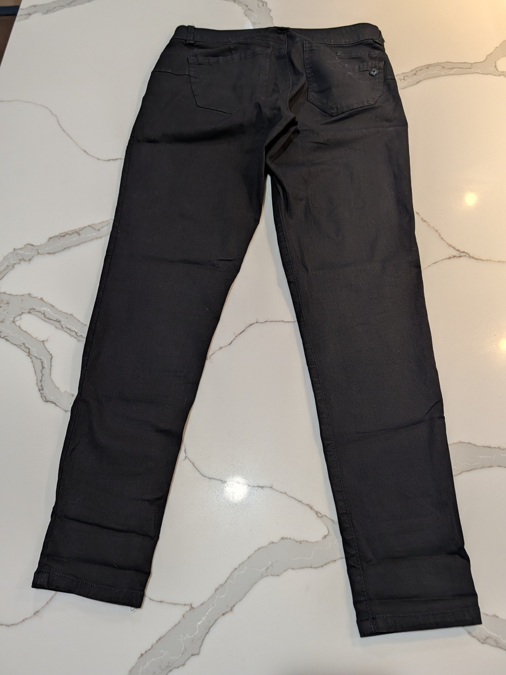 Democracy Black Skinny Jeans — Sleek Everyday Style